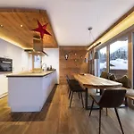 Chalet Alpine Retreat In Rossberg *