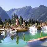 Chalet Alpine Retreat In Rossberg *
