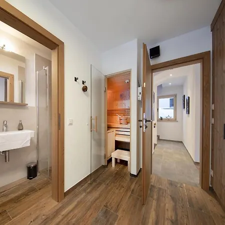 Chalet Alpine Retreat In Rossberg