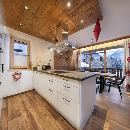 Chalet Alpine Retreat In Rossberg Neukirchen am Großvenediger