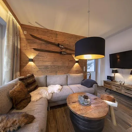 Chalet Alpine Retreat In Rossberg